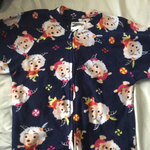 Women’s goat print footed fleece pajamas - Picture 2 of 4